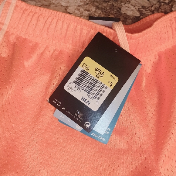 Nike Girls Kids Coral Athletic Shorts Nwt - Picture 5 of 5